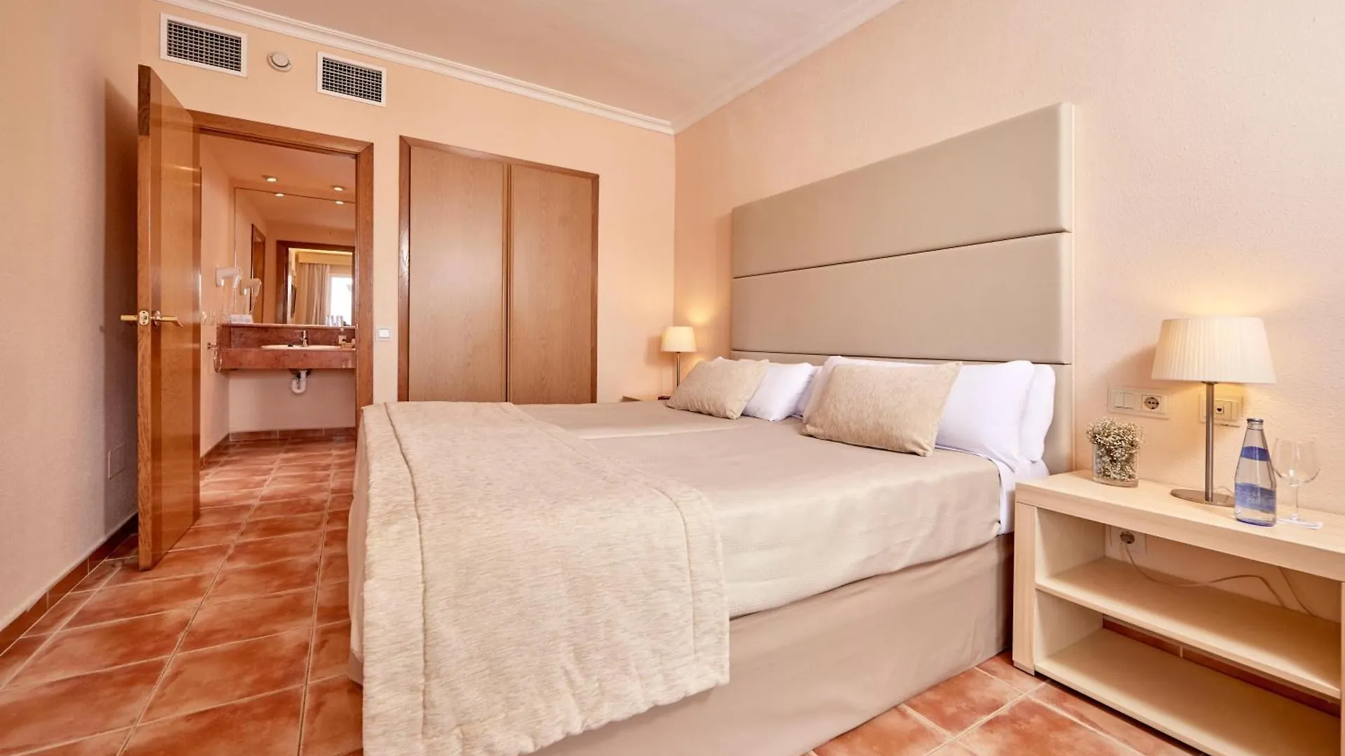 Apart-hotel Zafiro Can Picafort Can Picafort