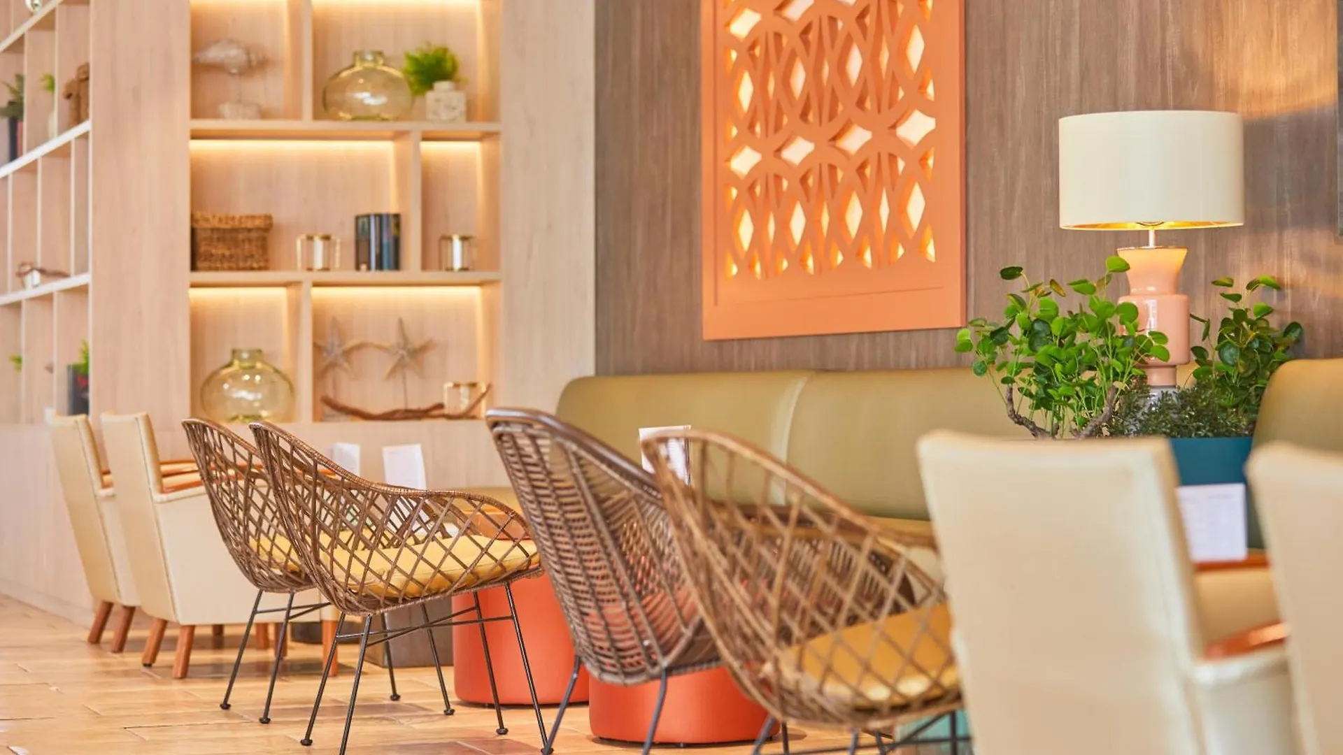 **** Aparthotel Zafiro Can Picafort Spain