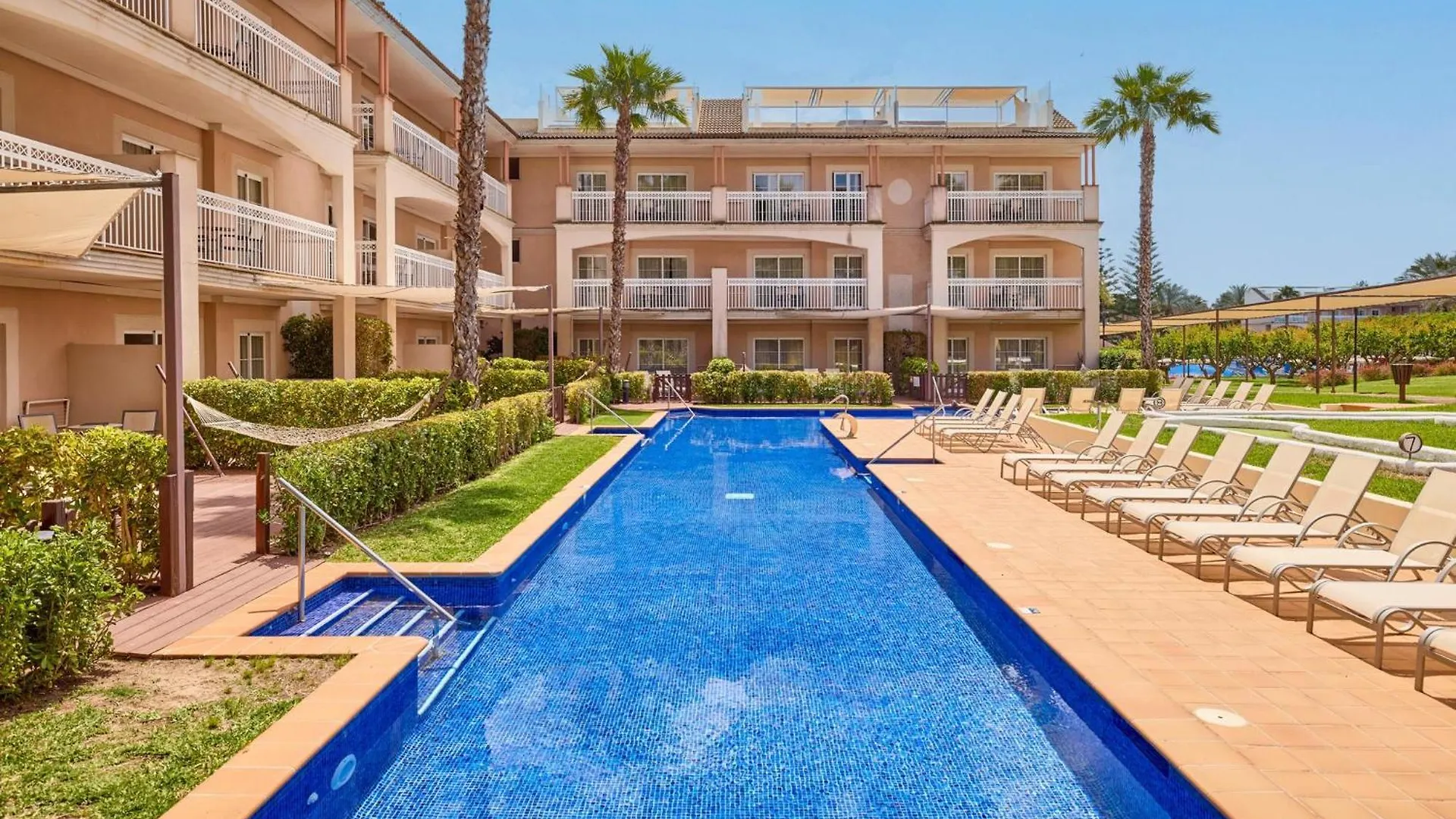 Zafiro Can Picafort Aparthotel